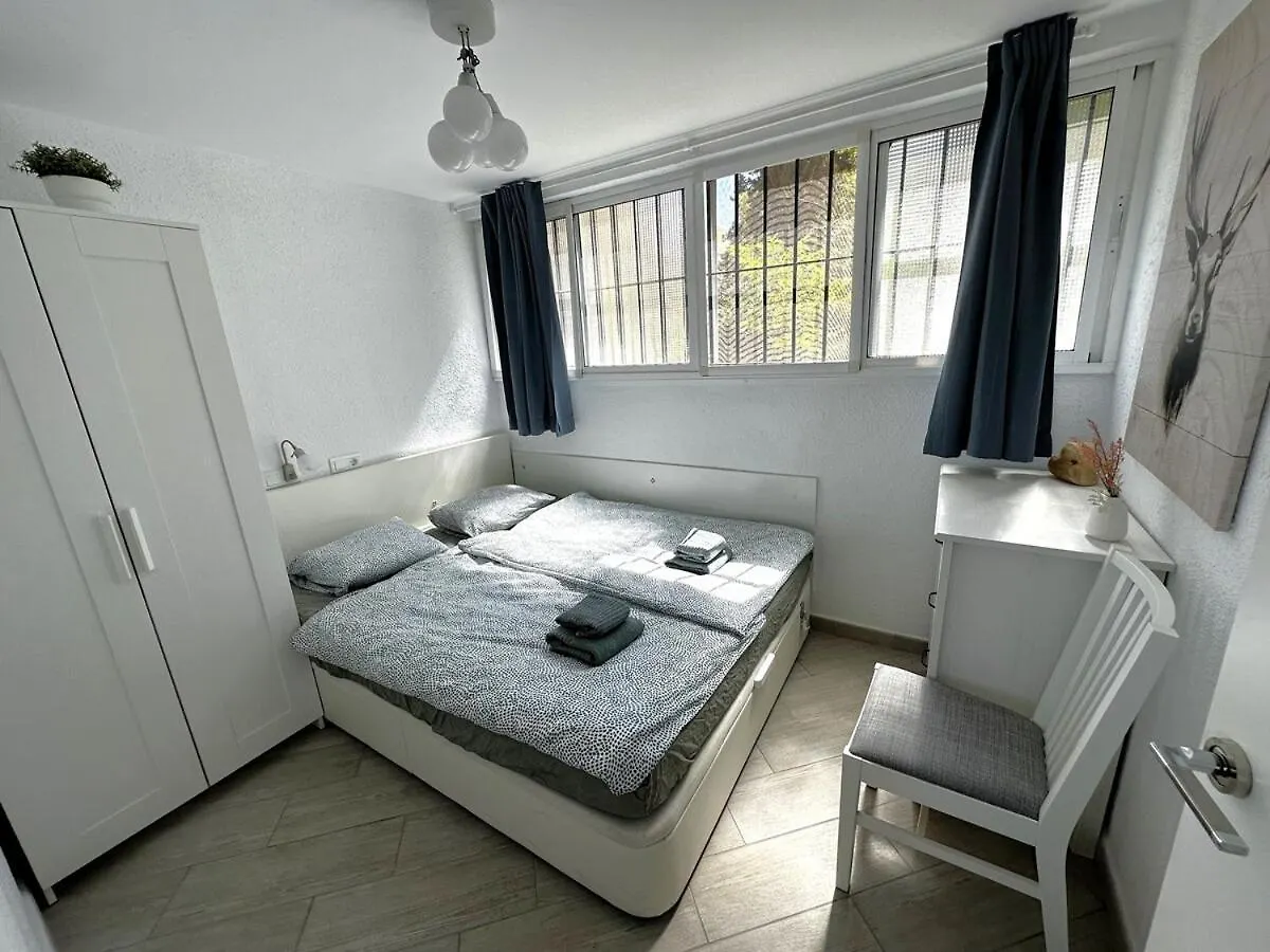 Marvelous Sea & Garden View, Near Carihuela Beach Torremolinos Appartement